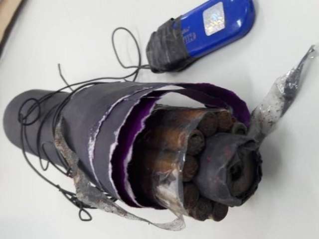 Funcion&aacute;rios de F&oacute;rum acham bomba durante limpa e Bope detona explosivo