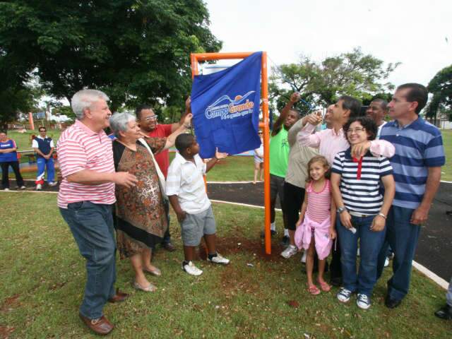 Prefeitura inaugura primeira das nove academias ao ar livre previstas para 2012