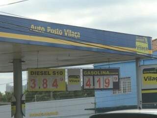Preço do diesel e da gasolina nesta quarta em Campo Grande: os dois combustíveis ficaram mais caros em maio (Foto: Marina Pacheco)