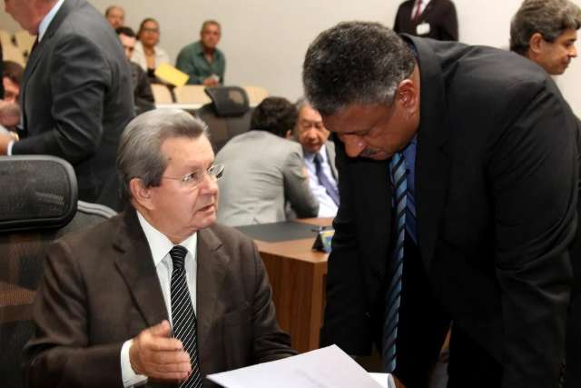 Deputados criticam paralisa&ccedil;&atilde;o de obra, com manuten&ccedil;&atilde;o de ped&aacute;gio 