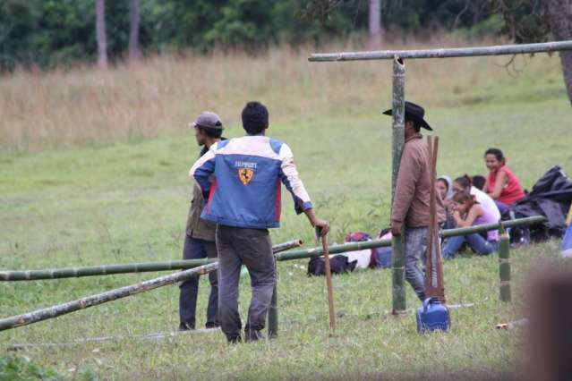 Justi&ccedil;a determina que &iacute;ndios deixem 4&ordf; fazenda invadida at&eacute; tarde de s&aacute;bado