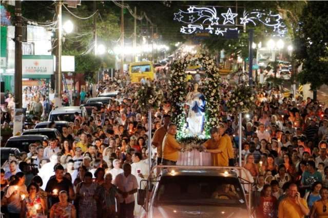 Missa e prociss&atilde;o encerram homenagens &agrave; padroeira da cidade