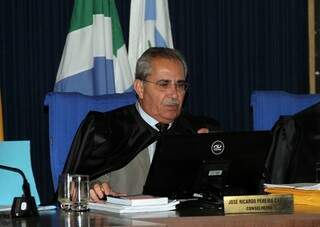 José Ricardo Cabral, conselheiro que se aposentou, durante sessão na Corte de Contas (Foto: TCE/Divulgação)