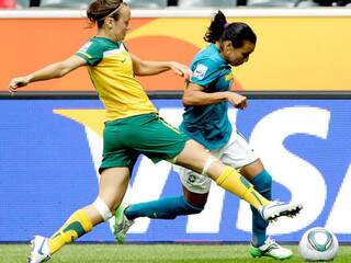 Marta conduz seleção em vitória contra a Austrália na Alemanha. (Foto: AP)