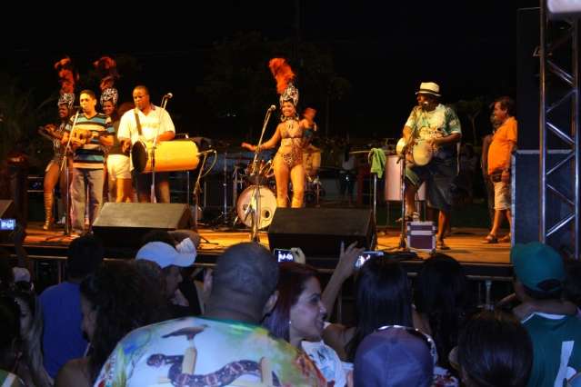 Carnaval de Campo Grande ser&aacute; lan&ccedil;ado neste domingo com bateria da Vila Carvalho