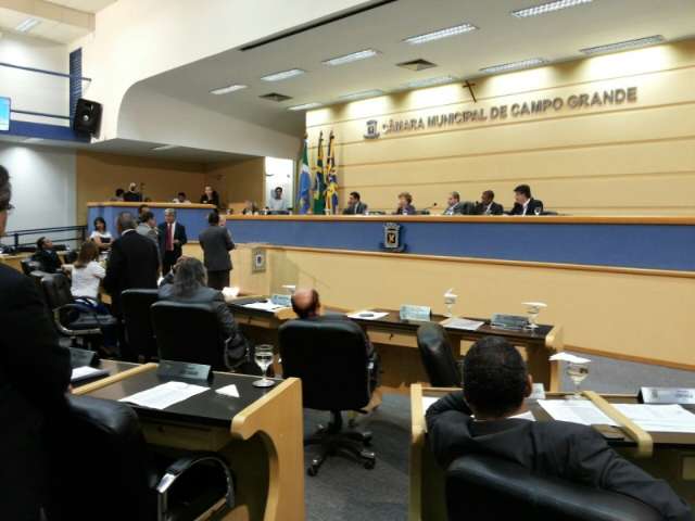 Se vereador n&atilde;o renunciar, C&acirc;mara abrir&aacute; processante amanh&atilde;