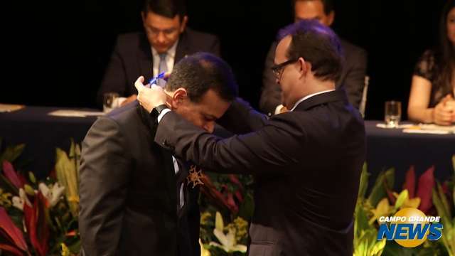 C&acirc;mara entrega homenagens a 84 pessoas em sess&atilde;o pelo anivers&aacute;rio da Capital