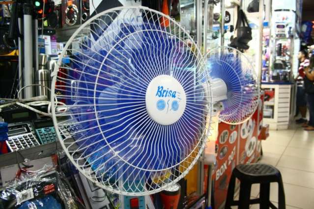 Comerciantes reajustam pre&ccedil;os em at&eacute; 18% e faturam com onda de calor