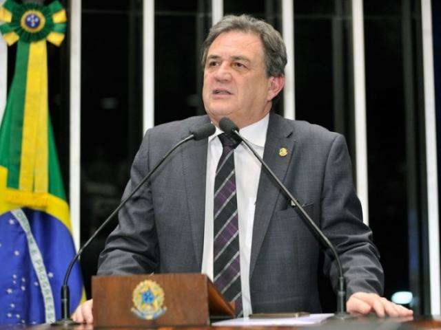 Em oitiva de Dilma, Moka prefere n&atilde;o perguntar e defende impeachment