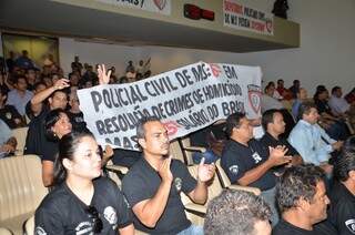 Sem conseguir reajuste salarial de 25% Polícia Civil cruza os braços a partir de amanhã (Foto: Vanderlei Aparecido)