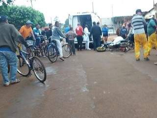 Colis&atilde;o entre moto e bicicleta mata homem de 40 anos e deixa um mulher ferida 