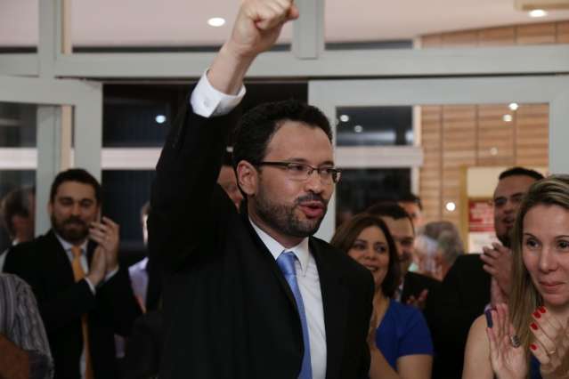 Ex-secret&aacute;rio que renunciou em 2014 &eacute; o 3&ordf; a disputar presid&ecirc;ncia da OAB
