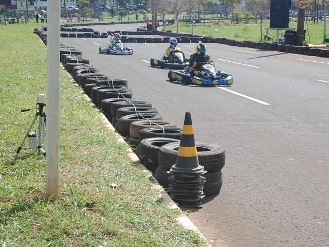  V&iacute;deo registra acidente com piloto durante prova de Kart na Capital