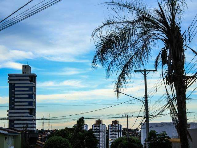 Sexta-feira de muito calor e com risco de tempestade em 35 munic&iacute;pios 