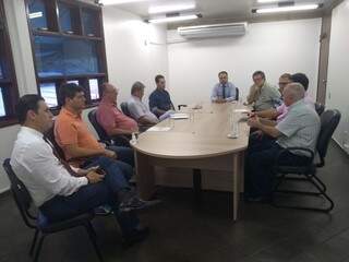 Reunião desta tarde teve participação de empresários, Agereg, Agetran e Consórcio Guaicurus (Foto: Direto das Ruas)