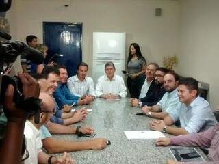 Reunião na Câmara Municipal (Foto: Mayara Bueno)