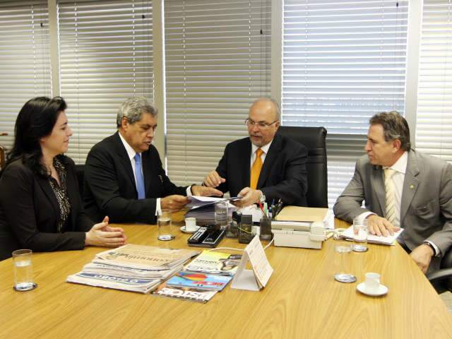 Governo estadual pede 321 milh&otilde;es para rede de esgoto e &aacute;gua tratada em 28 munic&iacute;pios