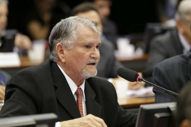 Deputados federais de MS dizem ser contra emenda que anistia caixa 2