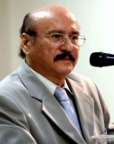  Pr&eacute;-candidato, Loester se licencia de cargo de m&eacute;dico na Prefeitura