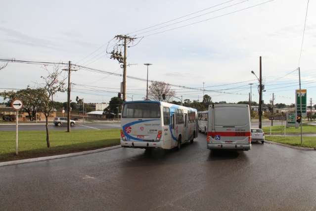 Prefeitura antecipa retorno de &ocirc;nibus e promete revitalizar avenida