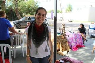 A nordestina Renata Barros Vasconcelos, de 30 anos, aprendeu o crochê ainda adolescente (Foto: Danielle Valentim)