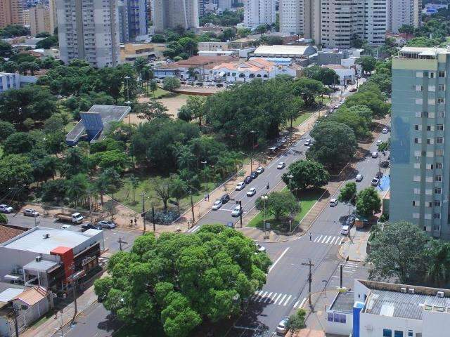 Apesar do feriad&atilde;o, supermercados e shoppings abrem normalmente
