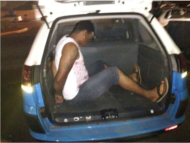 Homem &eacute; preso ap&oacute;s furtar R$ 200 em pe&ccedil;as de carnes nobres de supermercado