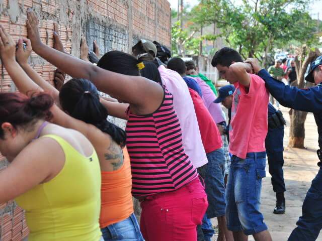  Opera&ccedil;&atilde;o da PM de combate ao crime na Vila Nh&aacute;-Nh&aacute; termina com quatro presos