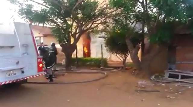 Leitor registra inc&ecirc;ndio em resid&ecirc;ncia no Jardim Canguru