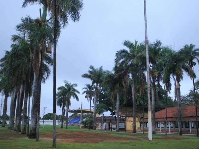 Com barracas sobrando, prefeitura prorroga credenciamento para arraial