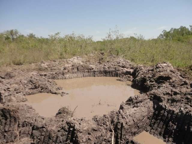 PMA fecha olaria que destru&iacute;a mata ciliar para retirada de argila