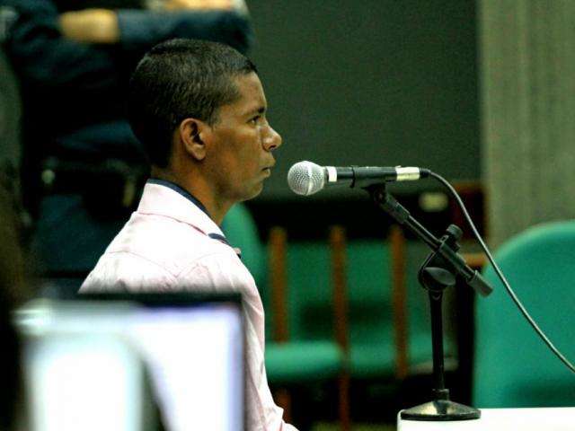 Depois de assumir crime durante a investiga&ccedil;&atilde;o, r&eacute;u nega na frente do j&uacute;ri