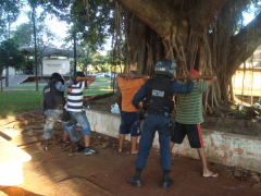  PM faz "arrast&atilde;o" no centro e bairros de Dourados