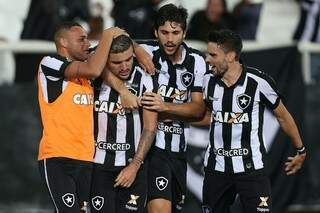 No jogo da busca pela recuperação, o Botafogo tem a vantagem de enfrentar o líder Corinthians diante da sua torcida no Rio de Janeiro (Foto: Vitor Silva/SSPress/Botafogo)