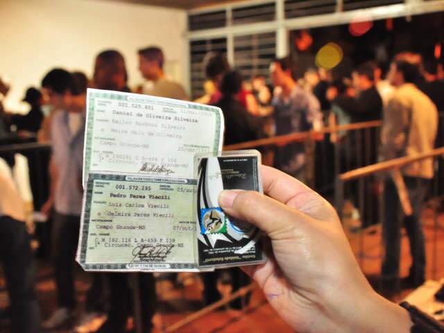  Adolescentes tentam burlar Justi&ccedil;a para entrar em festa proibida no Moren&atilde;o