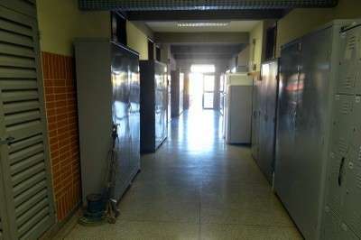 Na UFGD, produtos qu&iacute;micos ficam no corredor e n&atilde;o h&aacute; plano contra inc&ecirc;ndio