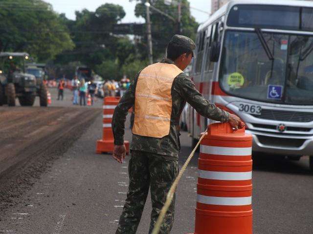 Escola reclama de obra do Exército e tem perfil bloqueado na internet