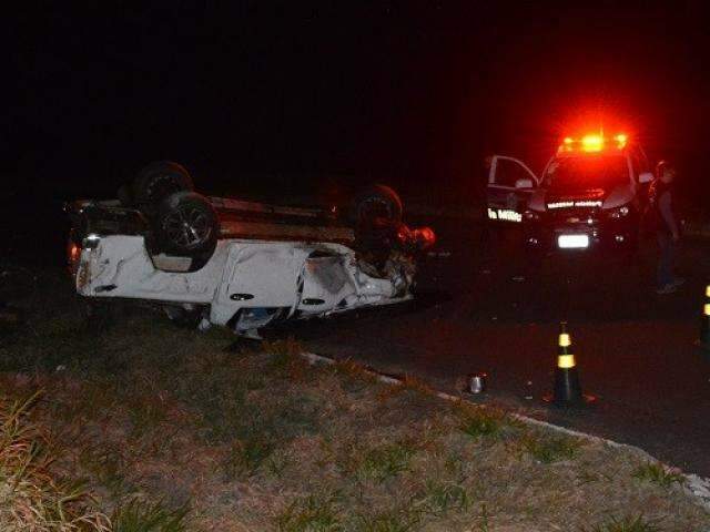 Quatro pessoas morrem em acidente entre Hilux e Parati na MS-436