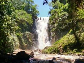O nome da cachoeira ainda é desconhecida, mas já encanta quem teve acesso a aventura. (Foto: Gilberto Gomes)