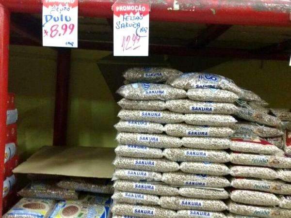 Pre&ccedil;o do feij&atilde;o est&aacute; cada vez mais caro e quilo chega custar R$ 16,00