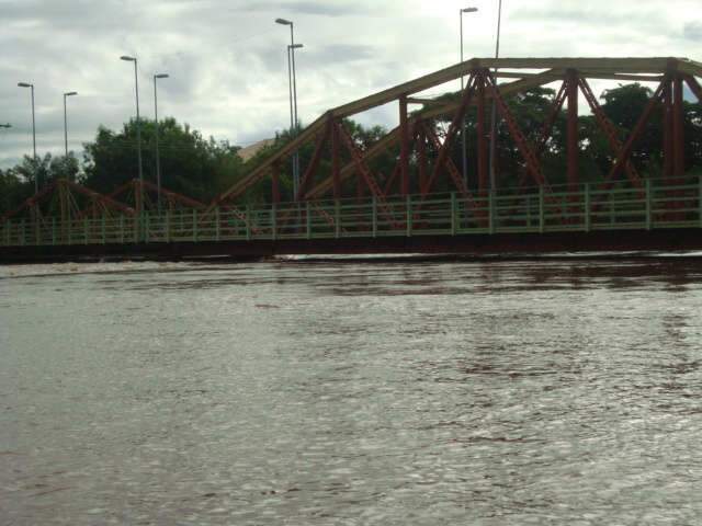  Ap&oacute;s seis dias, tr&aacute;fego de ve&iacute;culos &eacute; liberado na ponte velha em Aquidauana