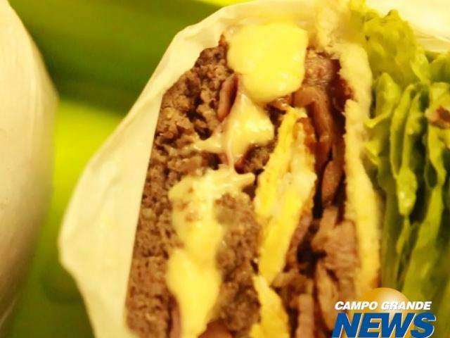 Lanche enorme j&aacute; &eacute; tradi&ccedil;&atilde;o em Campo Grande, mas sanduba de um quilo assusta 