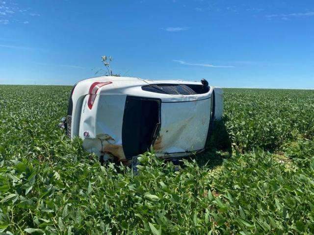 Jovem morre ao ser arremessado de carro durante capotagem na BR-060