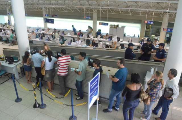 Prefeito anuncia  segunda-feira  calend&aacute;rio  do 13&ordm;  que pode ser escalonado