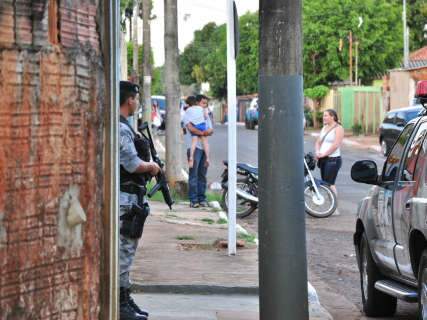  Para combater crimes, polícia faz megaoperação na Vila Nhá-Nhá 
