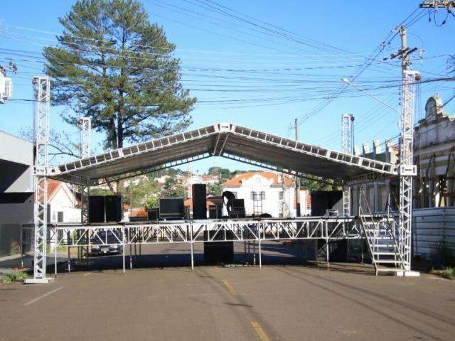 Tr&acirc;nsito neste domingo ser&aacute; fechado em 6 trechos para eventos e obras 