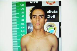 Ygor Silva continua foragido. A suspeita é de que ele esteja em  Campo Grande ou Dois Irmãos do Buriti. (Foto: Rodrigo Pazinato)