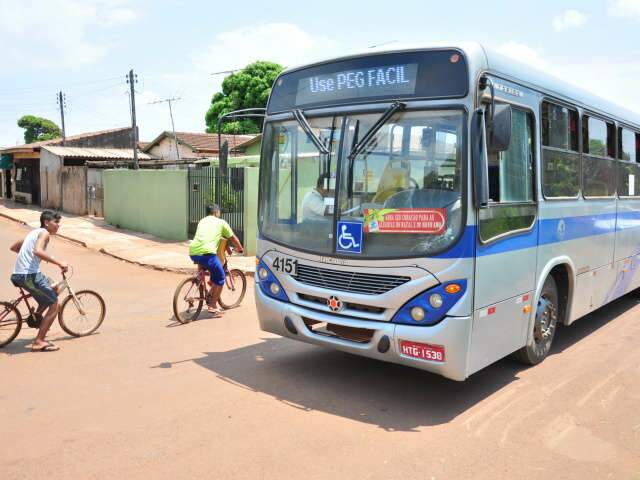  Adolescente de 17 anos &eacute; atropelado por &ocirc;nibus no Indubrasil 