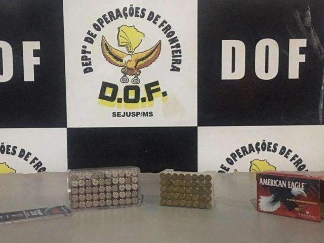 Com 100 muni&ccedil;&otilde;es do PY, condutor de S10 &eacute; preso durante abordagem na MS-164 