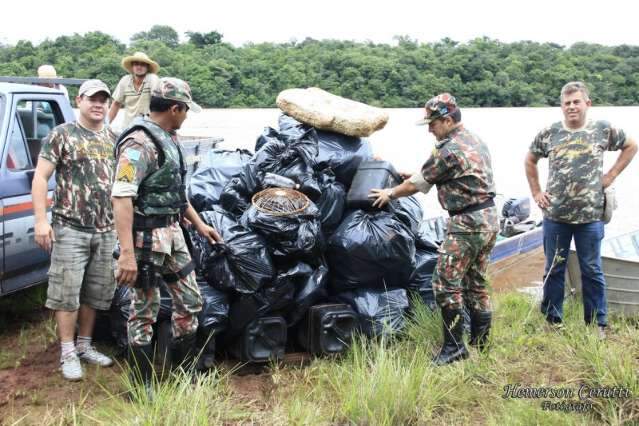 Coleta de lixo no rio Pardo totaliza 4 toneladas de materiais